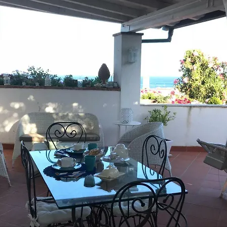 Elisa Taormina Bay Forza dʼAgro